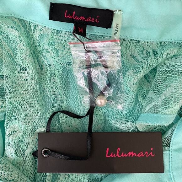 New LULUMARI Dress Women's Size M Lace Sleeveless Faux Pearl Detail Chiffon - Picture 5 of 5